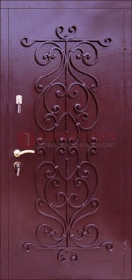Бордовая металлическая дверь с ковкой ДК-21 в кирпичный дом в Чехове