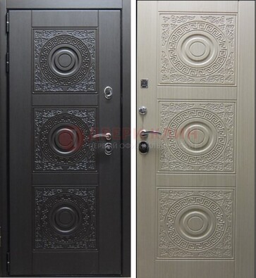 Темная стальная дверь с МДФ ДМ-161 для коттеджа в Чехове