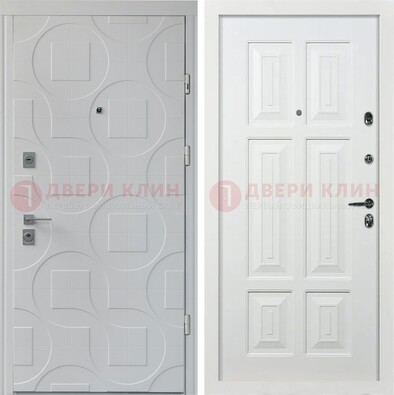 Белая стальная дверь в квартиру с панелями МДФ ДМ-494 в Чехове