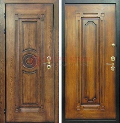 Коричневая металлическая дверь с массивом дуба с рисунком ДМД-10 в Волгограде
