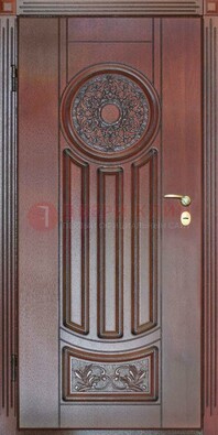Темная стальная дверь с массивом дуба с рисунком ДМД-19 в Чехове