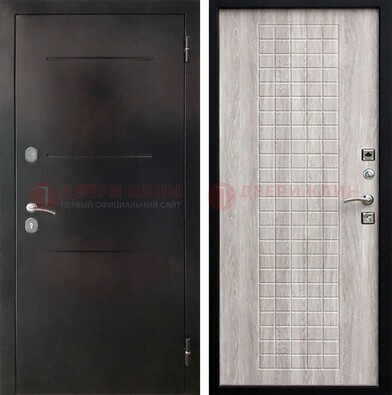 Черная железная дверь с порошковым покрытием и филенчатой МДФ ДП-221 в Электростали