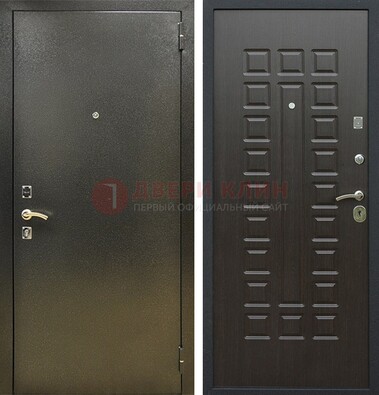 Темно-серая железная дверь с порошковым покрытием и МДФ Венге ДП-287 в Голицино
