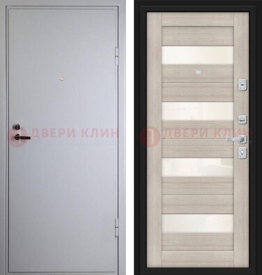Белая железная дверь с порошковым напылением и стеклом ДП-308 в Сланцы