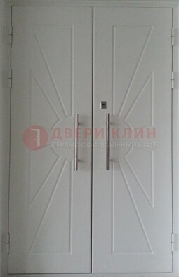 Внутренняя парадная дверь с фигурными элементами ДПР-14 в Чехове