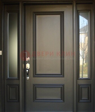 Парадная дверь с отделкой массив ДПР-65 в загородный дом в Чехове