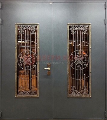 Входная металлическая парадная дверь со стеклом и ковкой ДПР-81 в Чехове