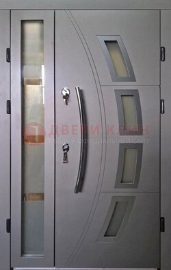 Серая железная дверь для дома со стеклом ДС-17 в Чехове