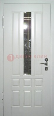 Белая металлическая дверь со стеклом ДС-1 в загородный дом в Чехове