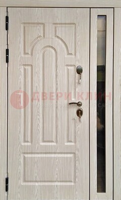 Белая металлическая дверь со стеклом ДС-68 в Чехове