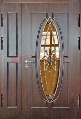 Полуторная металлическая дверь со стеклом и ковкой ДСК-108 в Чехове