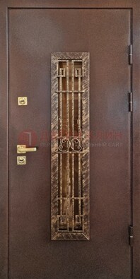 Металлическая дверь с порошковым напылением со стеклом и ковкой ДСК-110 в Белгороде