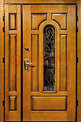 Распашная металлическая дверь со стеклом и ковкой для дома ДСК-152 в Чехове