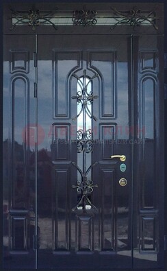 Глянцевая полуторная дверь Винорит стекло и ковка ДСК-275 в Чехове
