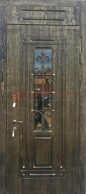 Зеленая входная дверь со стеклом и ковкой ДСК-67 в Куровском