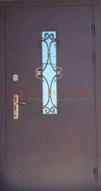 Металлическая дверь со стеклом и ковкой ДСК-77 в панельный дом в Чехове