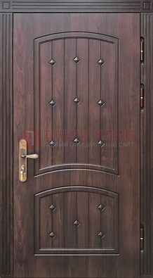 Коричневая уличная дверь с виноритом для дома ДВТ-235 в Чехове