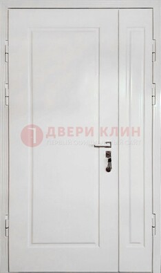 Полуторная металлическая дверь с МДФ в белом цвете ПЛ-24 в Чехове